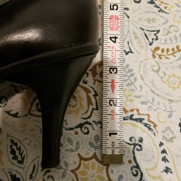 KENNETH COLE GENUINE LEATHER BOOTIES - Picture 5 of 6